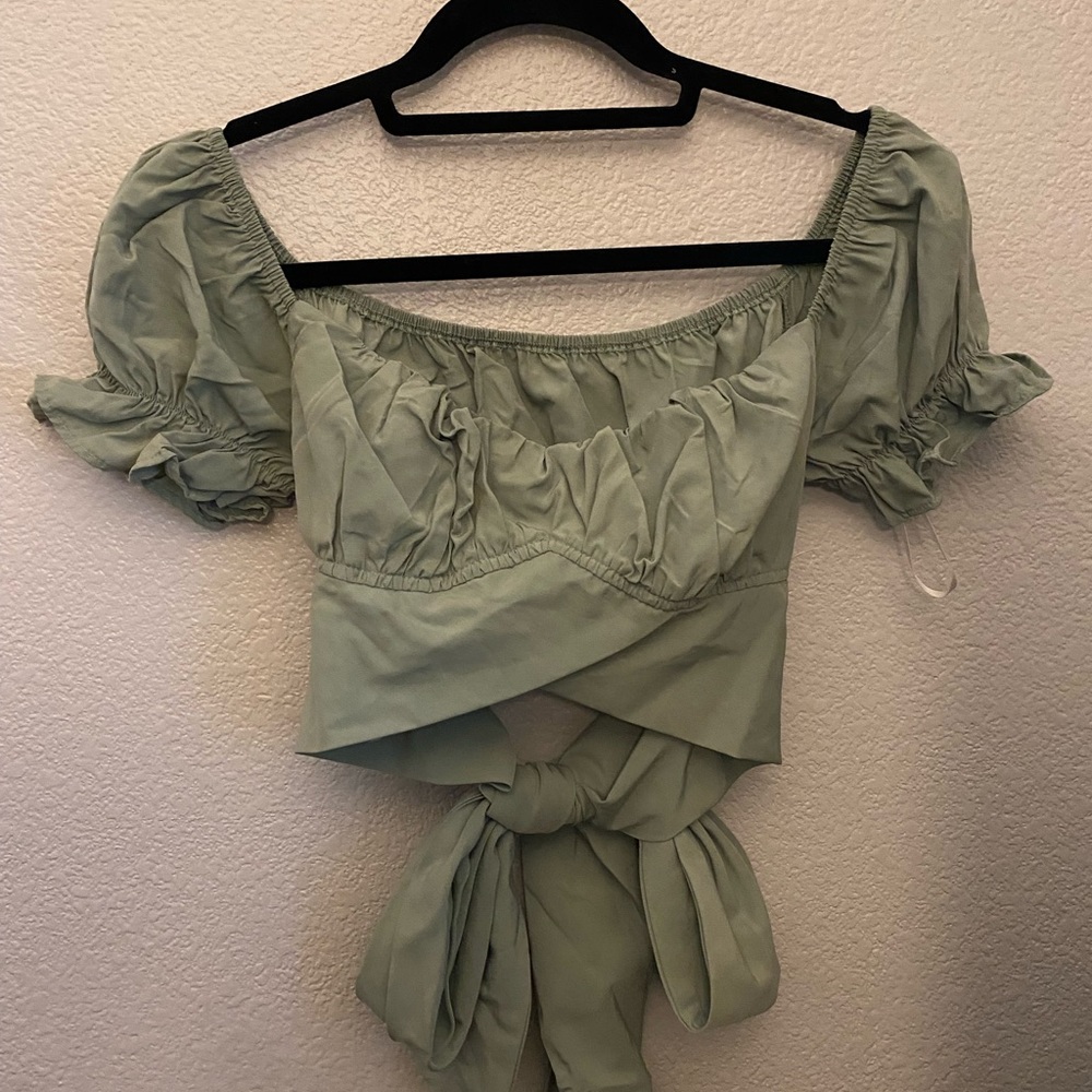 Tie top